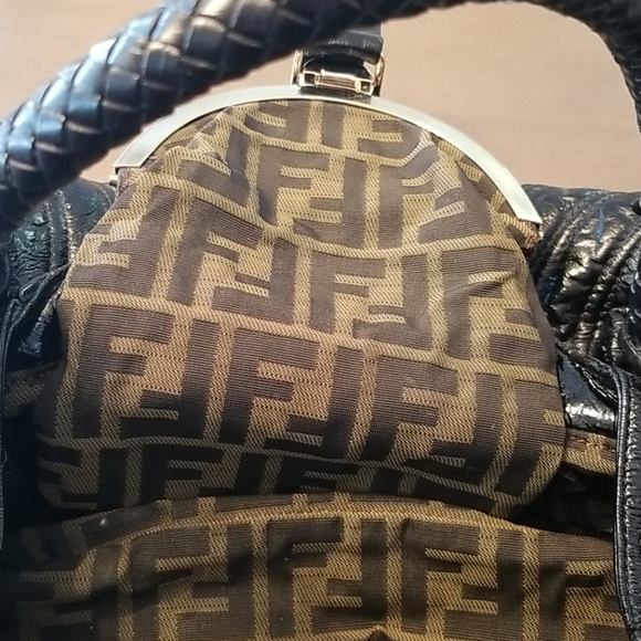 FENDI HANDBAG - Picture 3 of 4